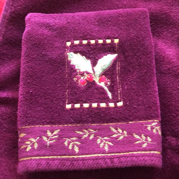 Embroidered Bath Towel Set - Picture 2 of 8
